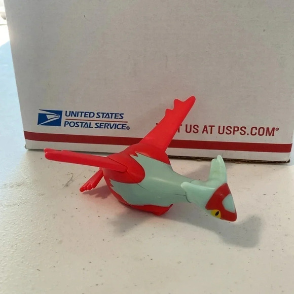 Pokémon Toys - 5 figures, belt clip pokeball, book & Pikachu stuffed animal - Picture 13 of 13